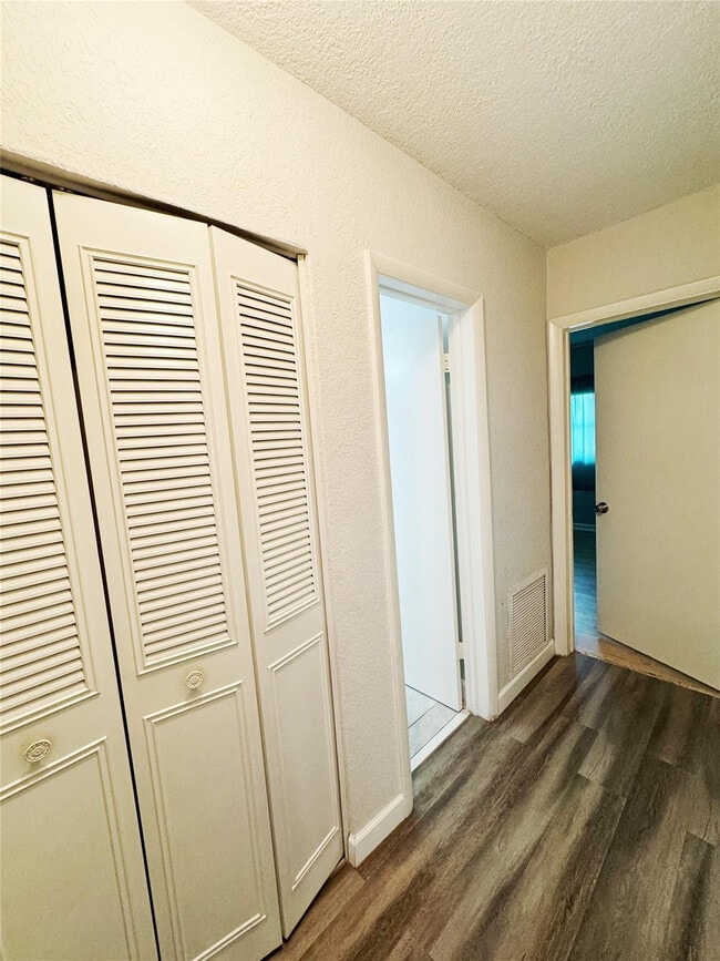 Building Photo - 9602 NW 72nd St