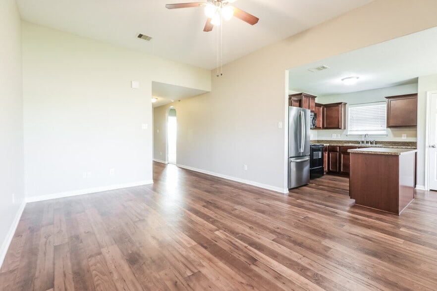 Building Photo - 5719 Rocky Trail Dr