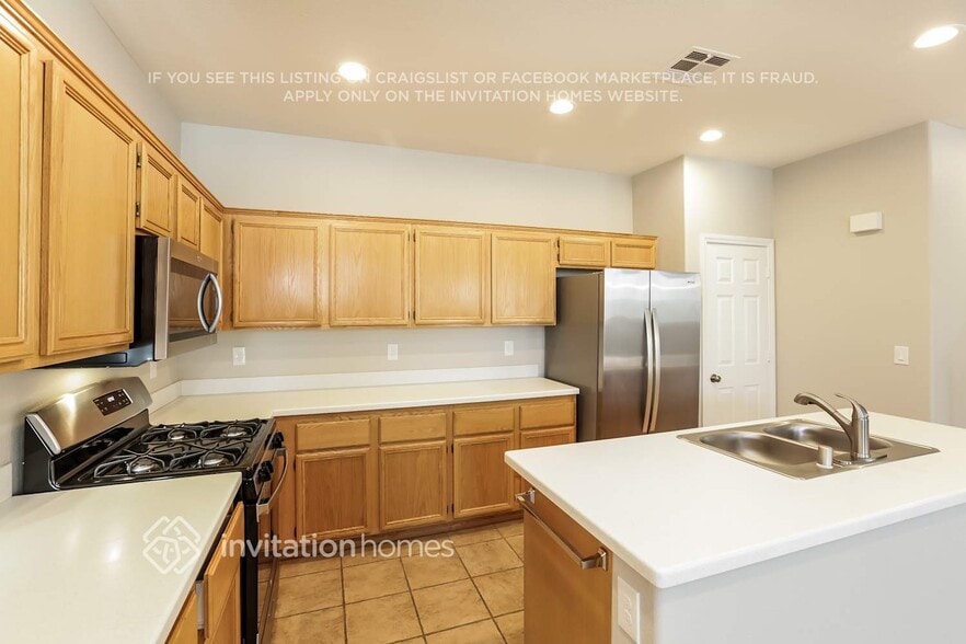 Building Photo - 8291 Gilded Crown Ct