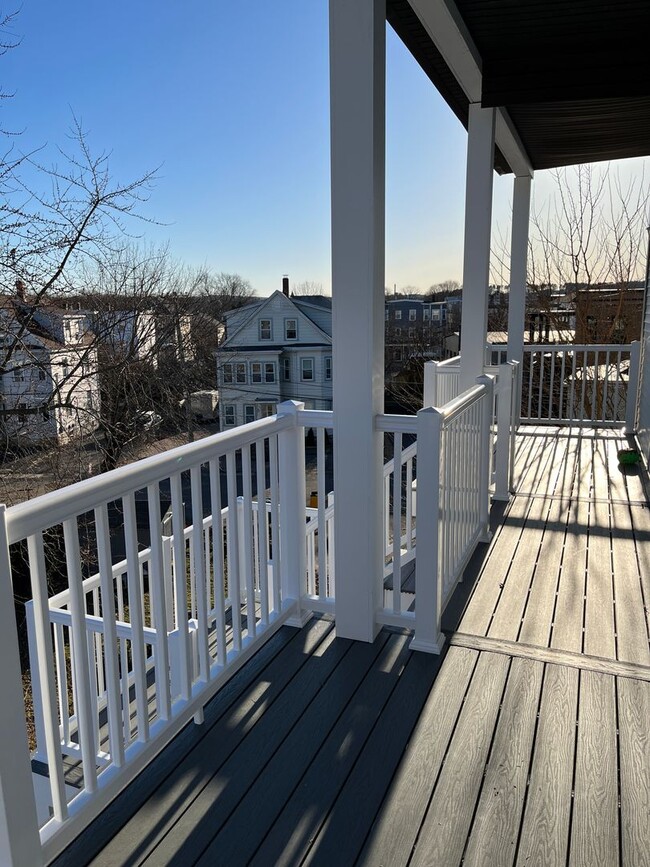 Building Photo - Sunny, Recently Refinished, One Bedroom Ap...