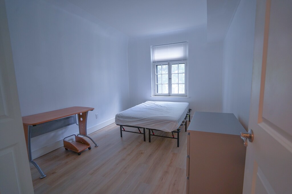 Building Photo - 613 Westgate Ave