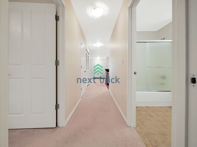 Building Photo - Charming 2 Bedroom 2 Bathroom Near Totem L...