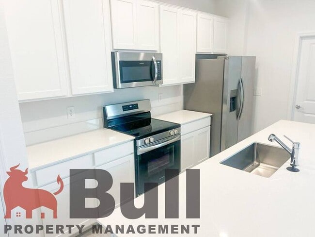 Building Photo - 6033 Blissful St