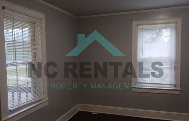 Building Photo - 4126 Kivett Dr