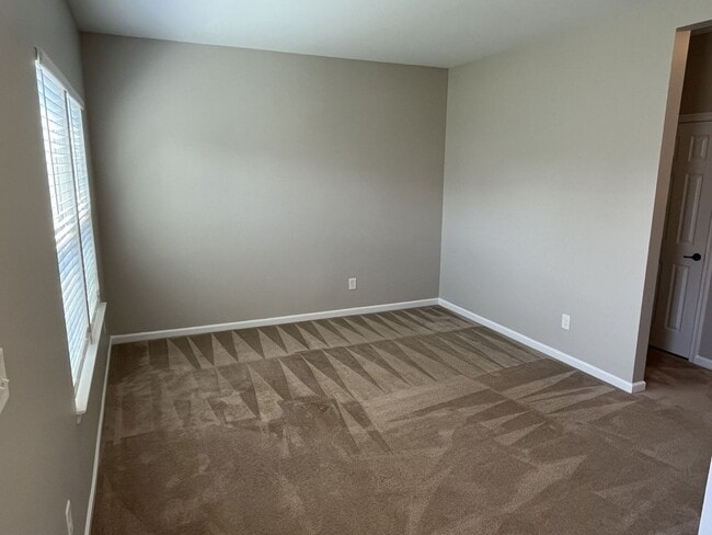 Building Photo - Beautiful 2 Story Corner Lot 3 Bed home in...