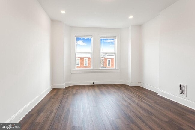 Building Photo - 2212 W Fayette St