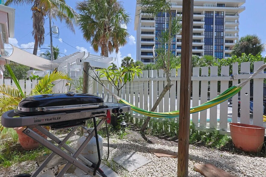 Building Photo - 153 Beach Rd