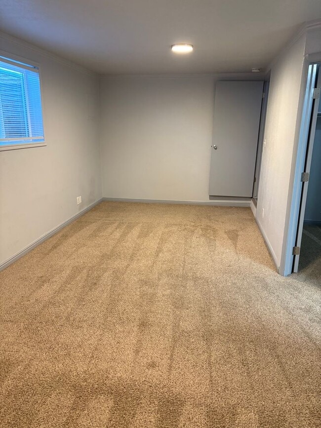 Building Photo - St. George Townhome with a Basement!