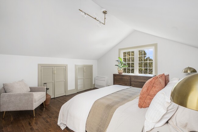 Building Photo - 294 Cole Ave