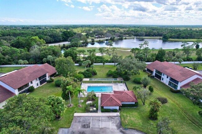 Building Photo - 6040 SE Martinique Dr