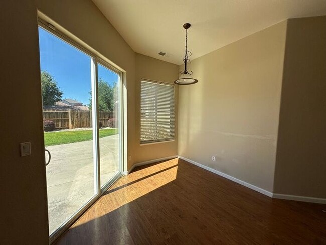 Building Photo - 1631 Caliterra Way