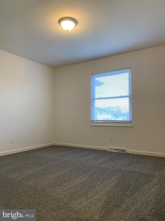 Building Photo - 1815 Meadow Dr