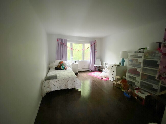 Building Photo - 16 Prospect Ave