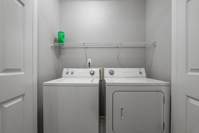 Building Photo - 3 Bed 2 Bath Convenient to Fayetteville an...
