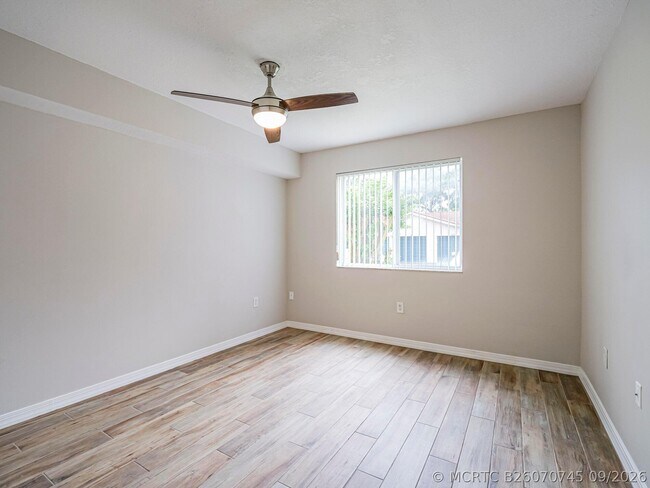 Building Photo - 1590 S 42ND Cir