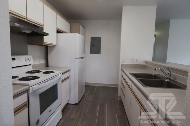 Building Photo - 2 bed/2 bath/2 parking townhouse in Mililani Mauka!