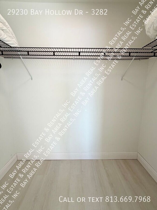 Building Photo - 29230 Bay Hollow Dr