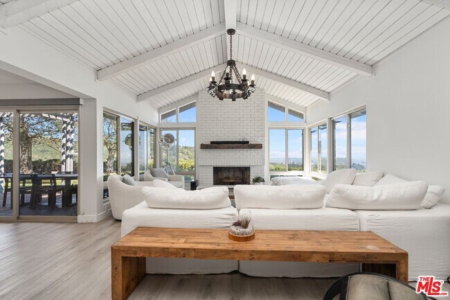 Building Photo - 2526 Cordelia Rd