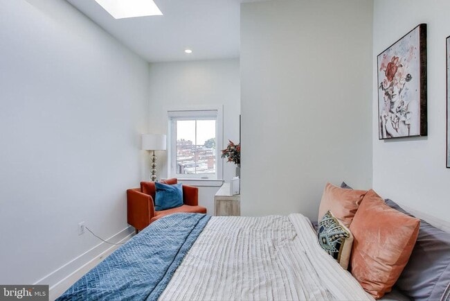 Building Photo - 1011 18th St NE