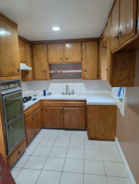 Primary Photo - 704 Oakford Dr