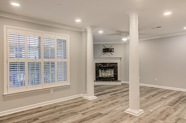 Building Photo - 3650 Morris Farm Dr