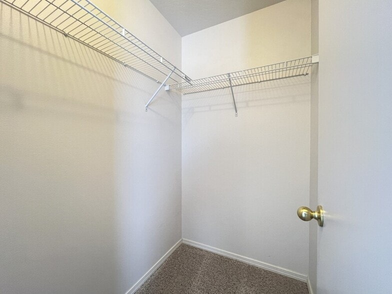 Building Photo - 9656 W Shelborne Dr