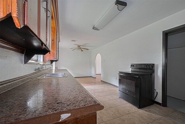 Building Photo - 423 Gammon Dr