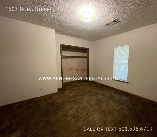 Building Photo - 1507 Nona St