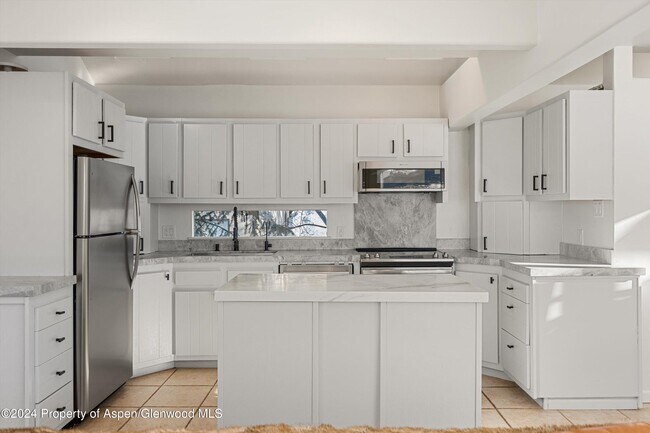 Building Photo - 182 Bennett Pl