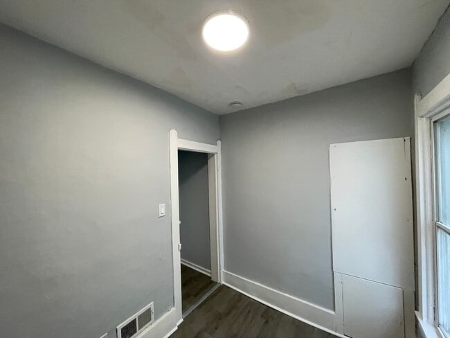 Building Photo - SECTION 8 & EDEN ACCEPTED!! Newly Renovated Spacious 2BR Home!