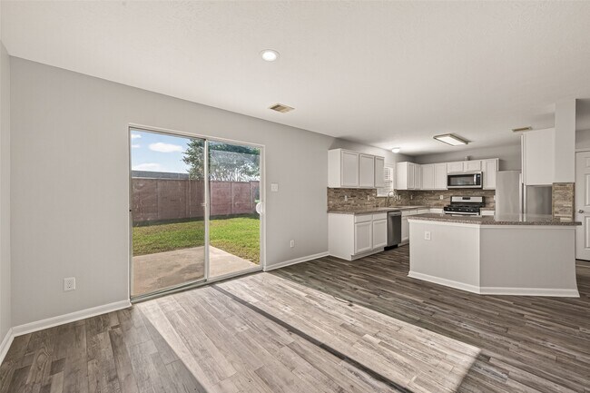 Building Photo - 7130 Cypress Pr Dr