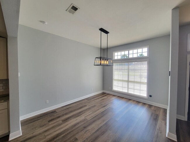 Building Photo - 3808 Saber Tooth Cir