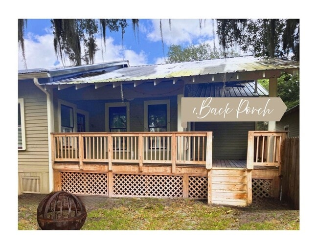 Building Photo - 208 Bartlett St