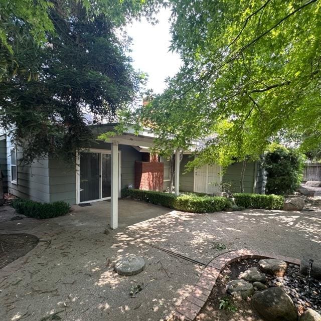 Building Photo - 451 E Muncie Ave
