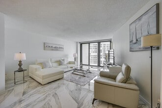 Building Photo - 320 Seaview Ct