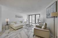 Building Photo - 320 Seaview Ct