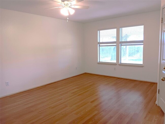 Building Photo - 14645 Montoro Dr