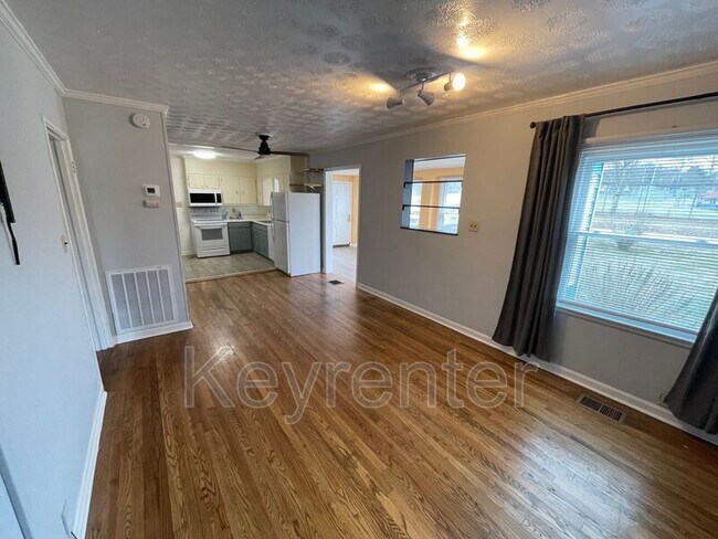 Building Photo - 2029 McClung Ave