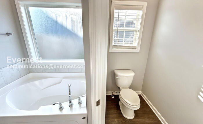 Building Photo - 1024 Echo Rdg Rd