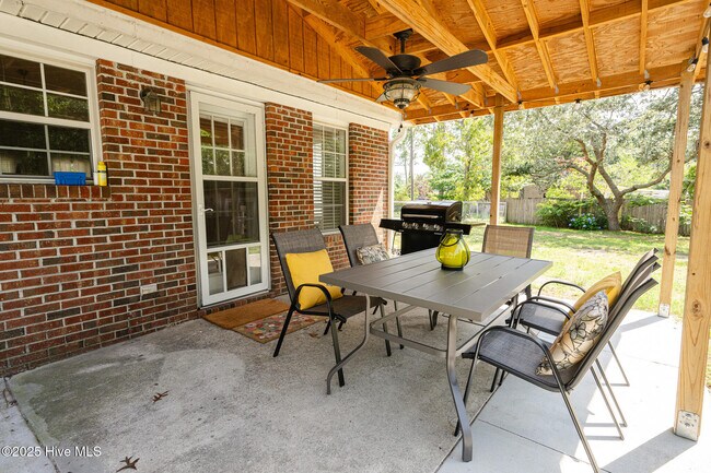 Building Photo - 316 Raye Dr