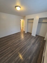Building Photo - 3265 E 143rd St