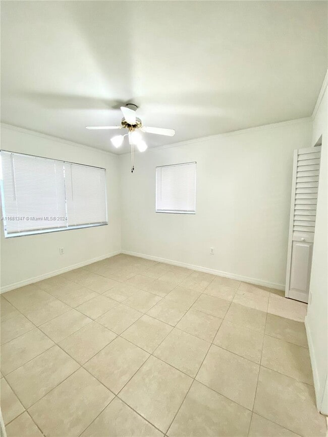 Building Photo - 3360 SW 6th St