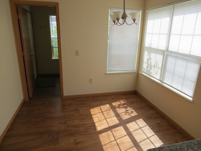 Building Photo - 6132 Kensington Glen Dr