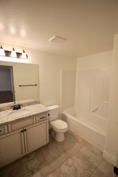 Building Photo - 129 E 650 S