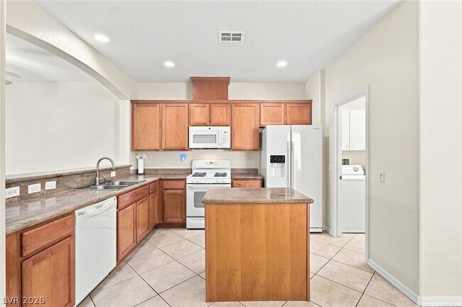 Building Photo - 8852 Regatta Bay Pl
