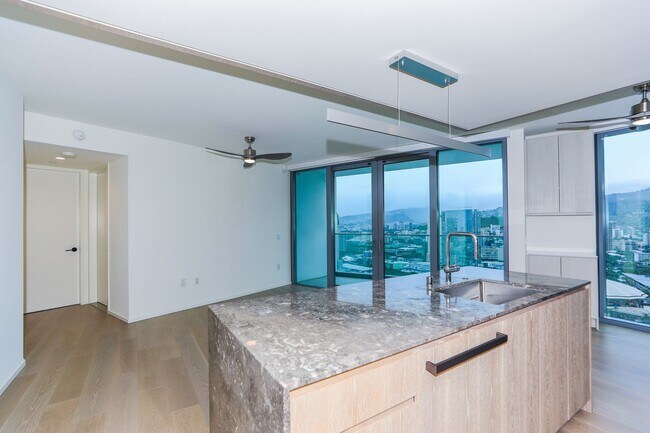 Building Photo - KOULA 2b2b1pkg Ready to Move In!