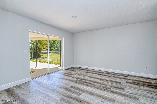 Building Photo - 1308 SE 25th Ln