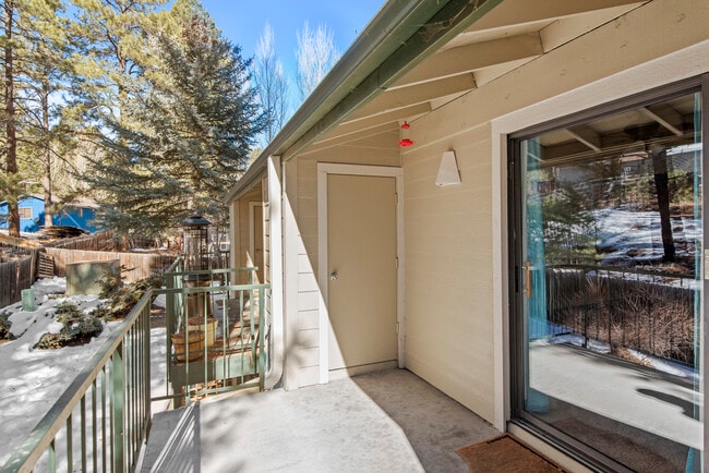 Building Photo - 3200 S Litzler Dr