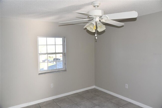Building Photo - 341 Aylesbury Ct