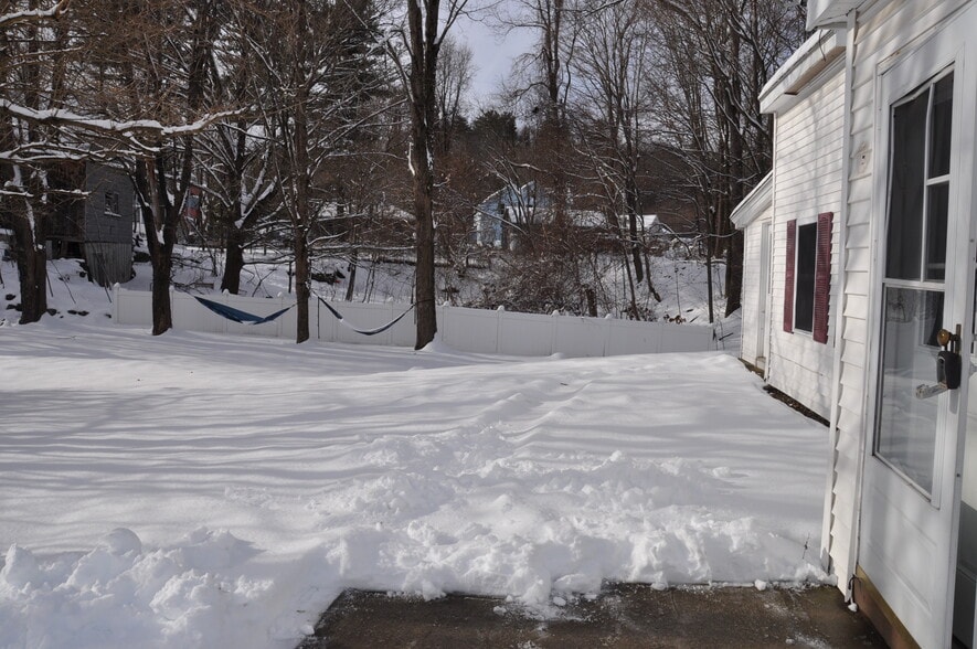 Building Photo - 703 Blossom St